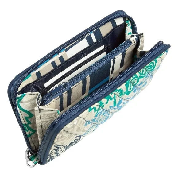 Vera Bradley Grab n Go Wristlet - Picture 2 of 8